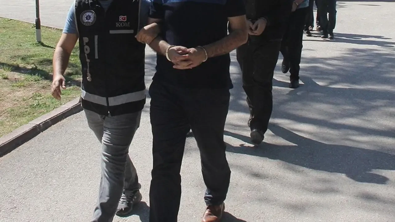 17 ilde FETÖ'nün mahrem yapılanmasına darbe