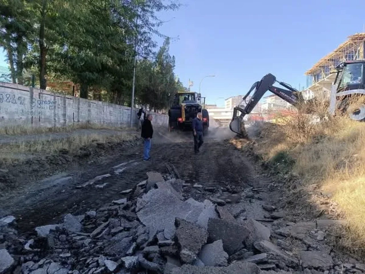 Muş Belediyesi’nden Sütlüce Mahallesi Alt Geçidinde Yol Çalışması