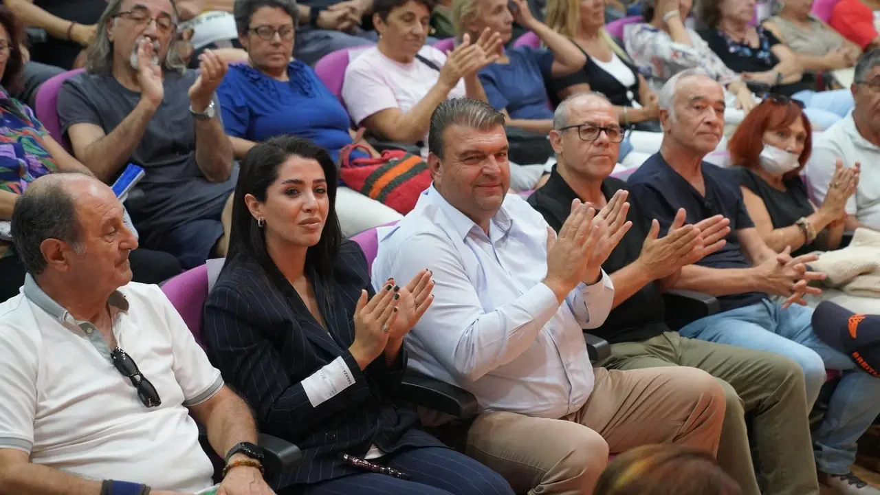 Seferihisar'da 3. Yaş Üniversitesi Eğitim Hayatına Merhaba Dedi