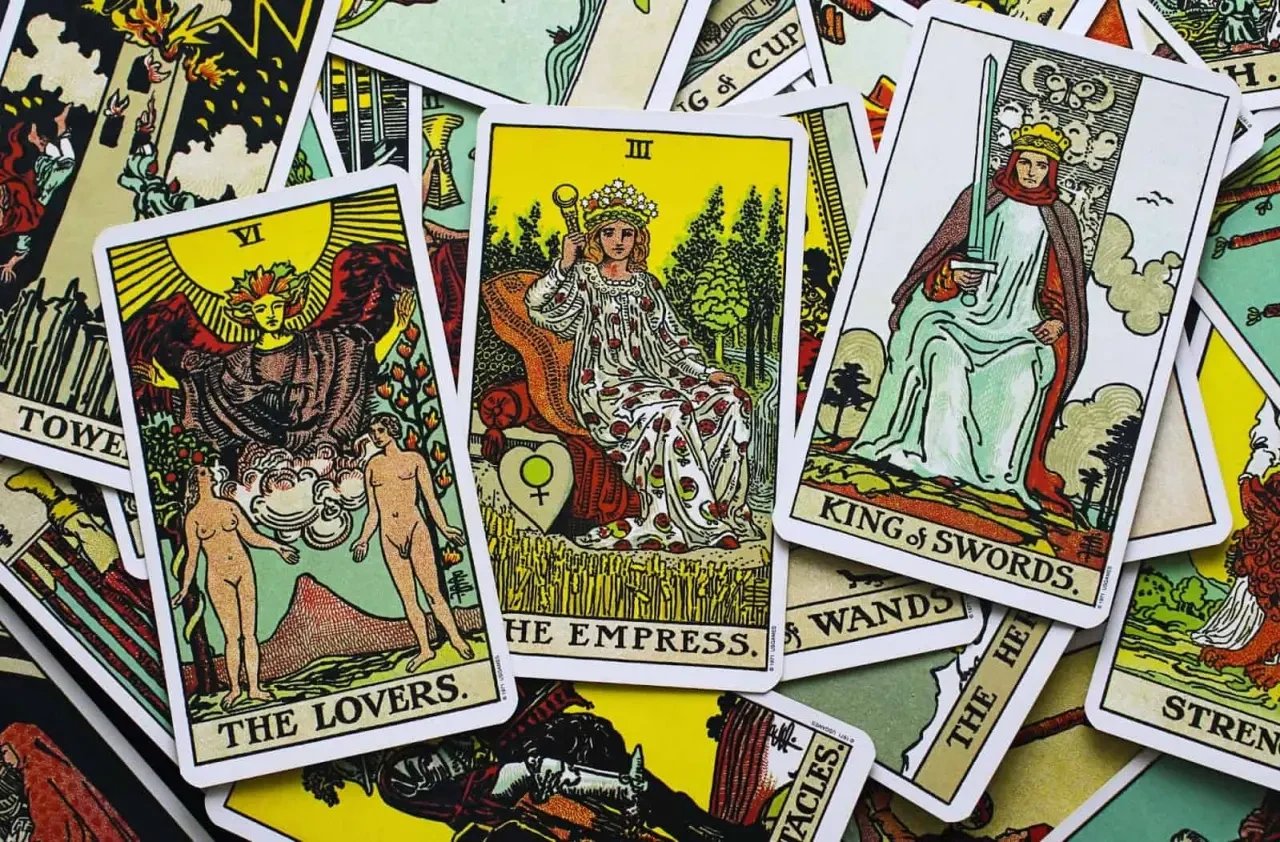 Tarot Kartlarıyla 27 Eylül Cumartesi'nin Falına Göz Atıyoruz: Bugün Sizi Neler Bekliyor?