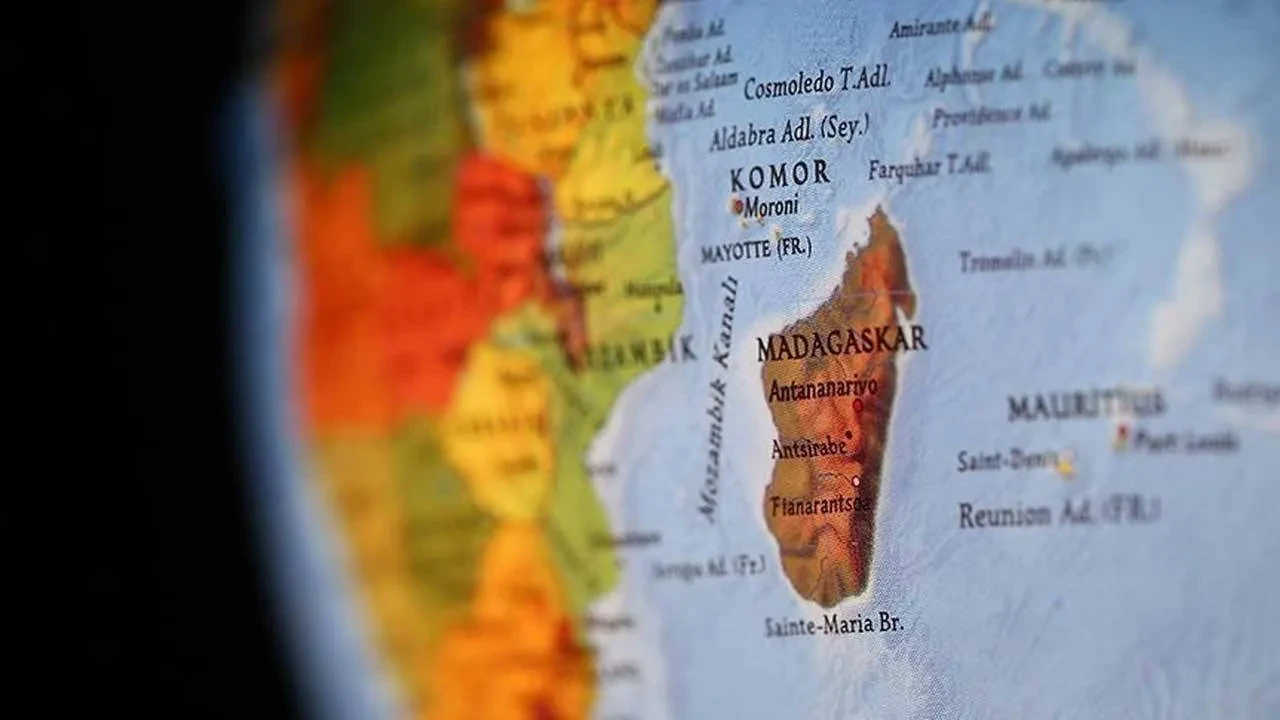 İsyan dalgası Madagaskar’a ulaştı: Ordu devrede, sokağa çıkma yasağı ilan edildi