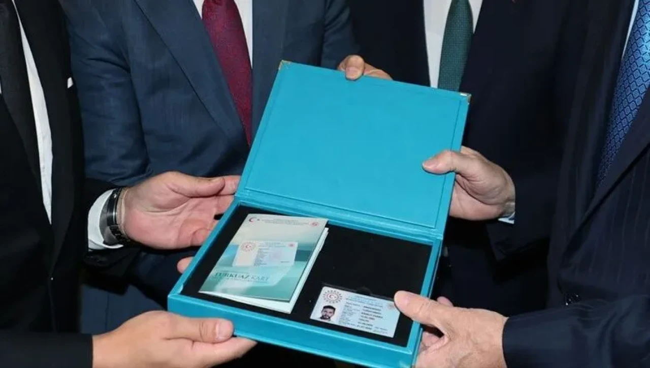 Turkuaz Kart Nedir, Ne İşe Yarar? Turkuaz Kart Kimlere Verilir, Avantajları Neler?