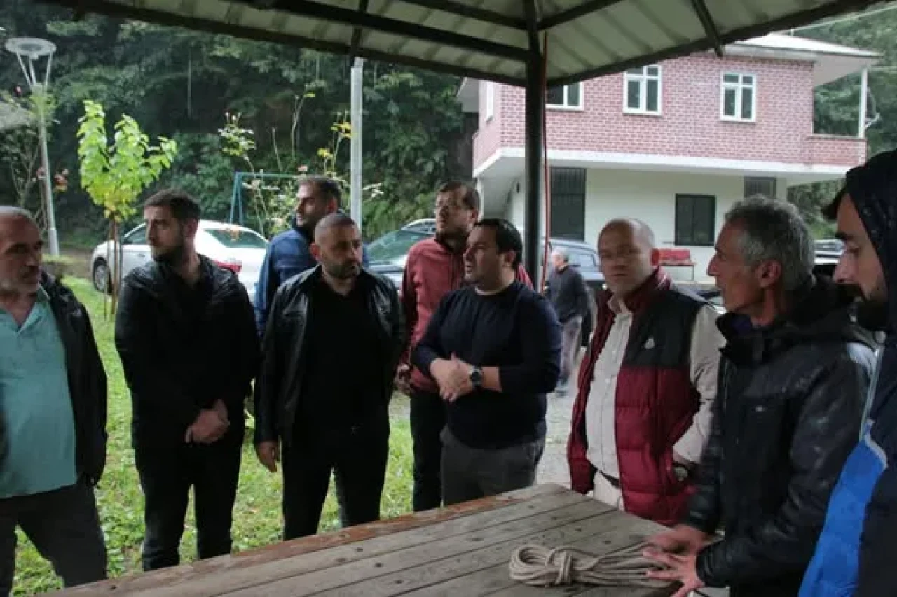 Ardeşen Kaymakamı Ferhat Altay, Yağışlardan Etkilenen Bölgelerde İncelemelerde Bulundu