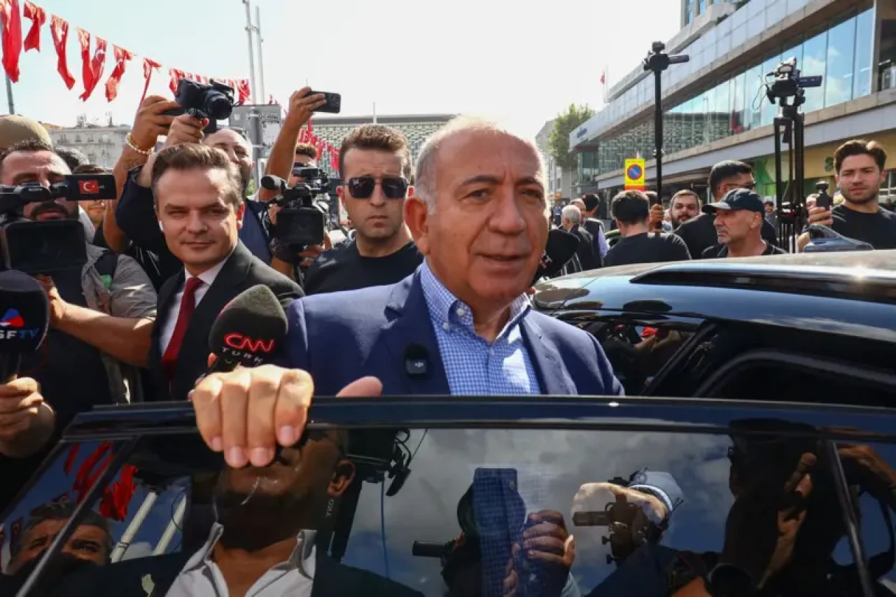 Gürsel Tekin ve Barış Yarkadaş CHP'den ihraç edildi