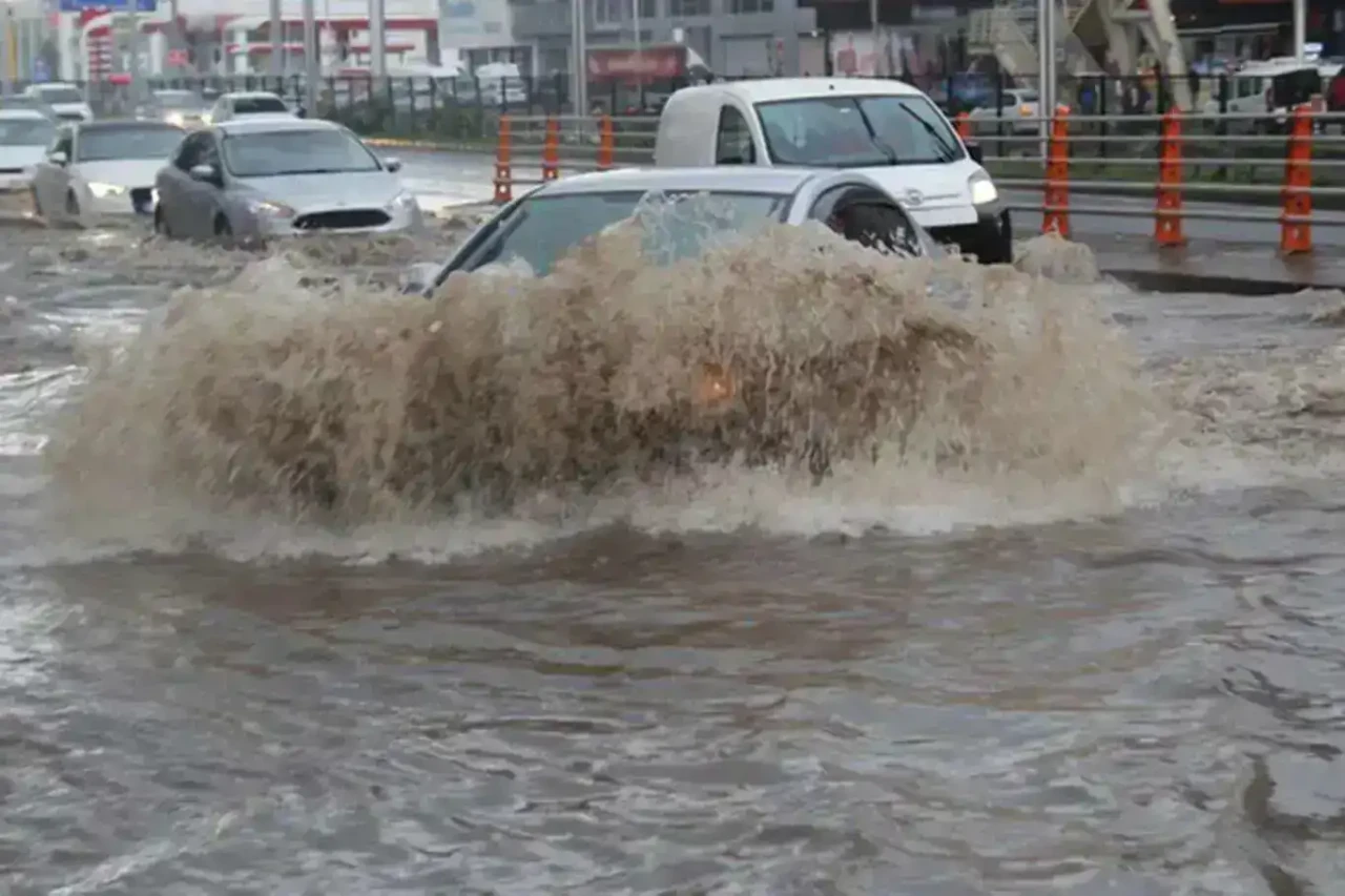 Edirne ve çevresinde kuvvetli rüzgâr ve fırtına uyarısı yapıldı!
