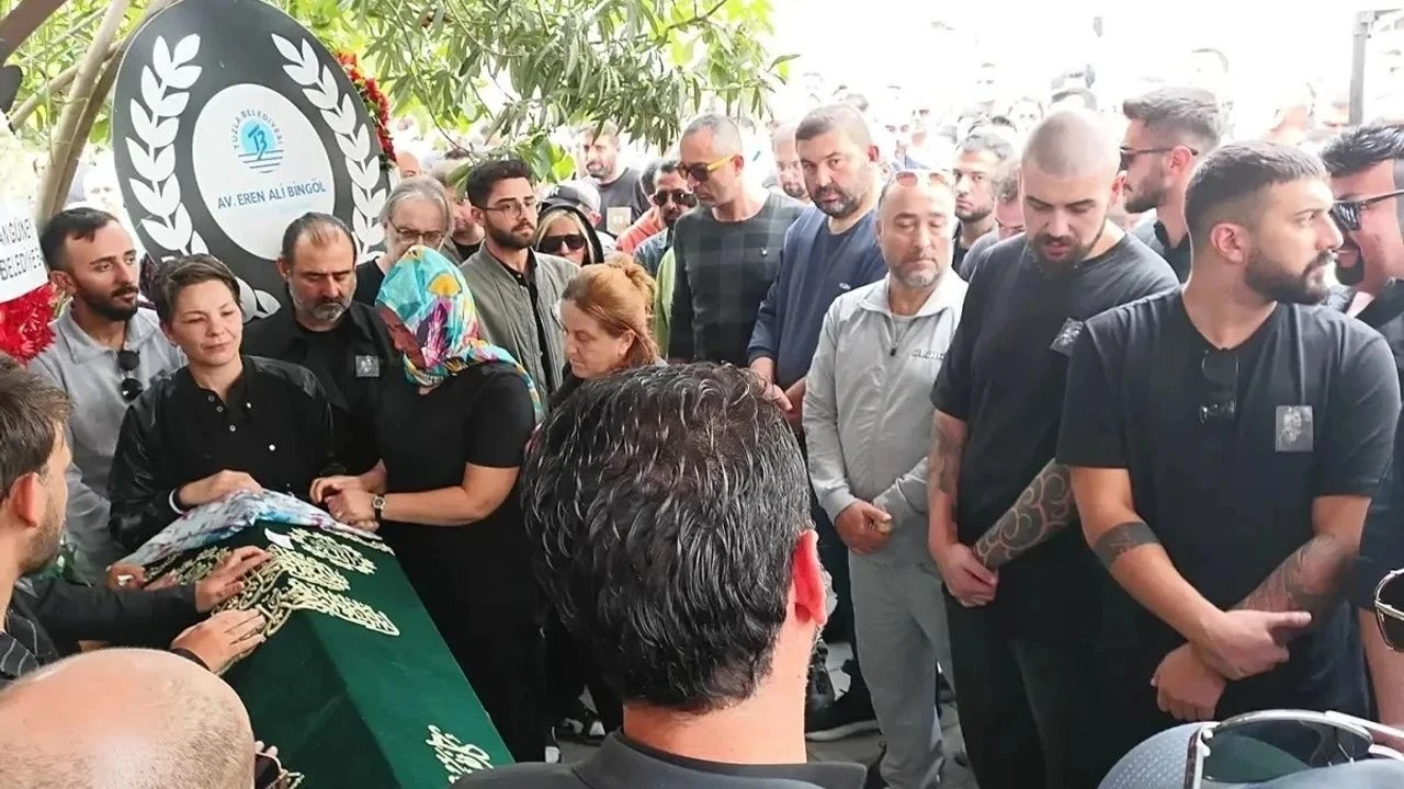 Arabeskin yıldız ismi Güllü'ye veda