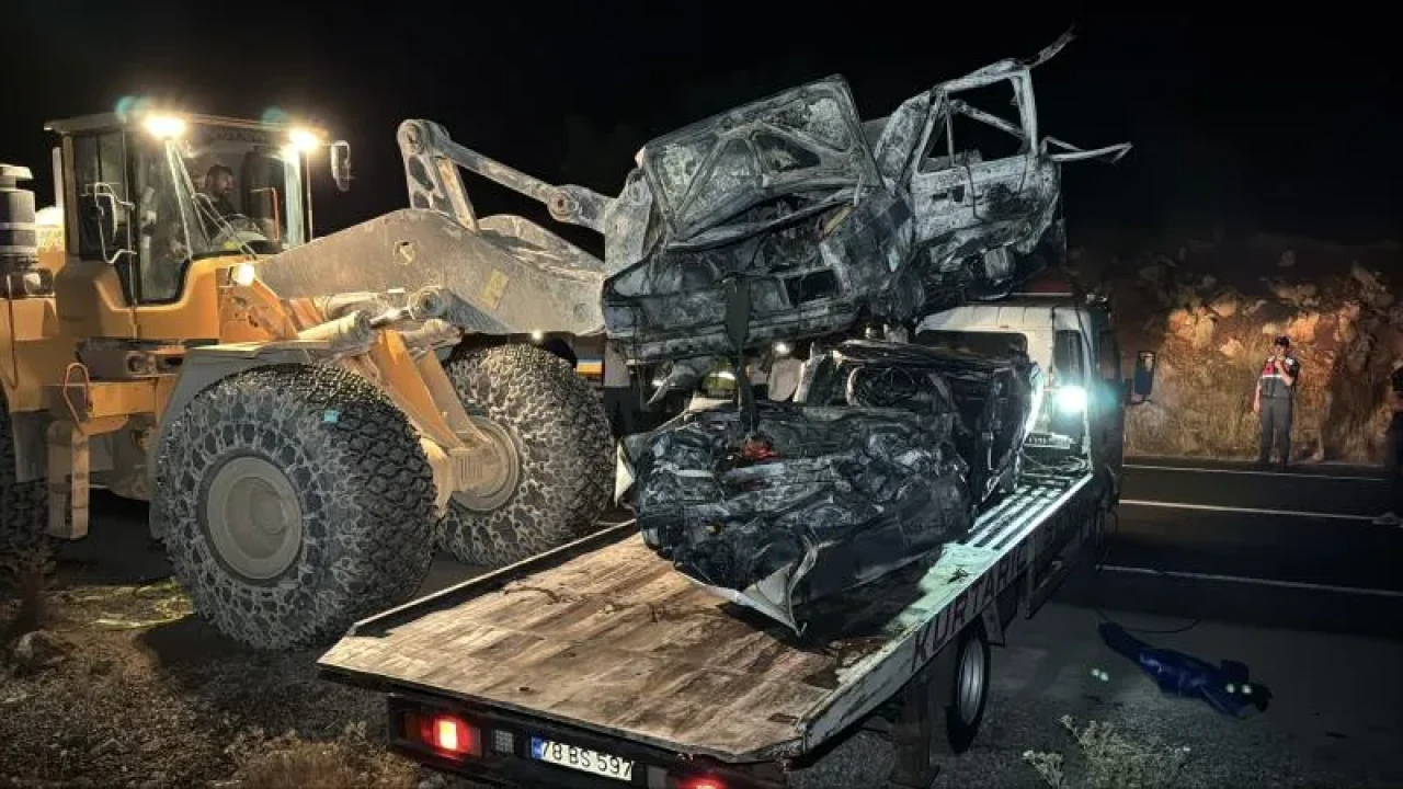 Kastamonu'da trafik kazası: İki otomobildeki üç kişi hayatını kaybetti