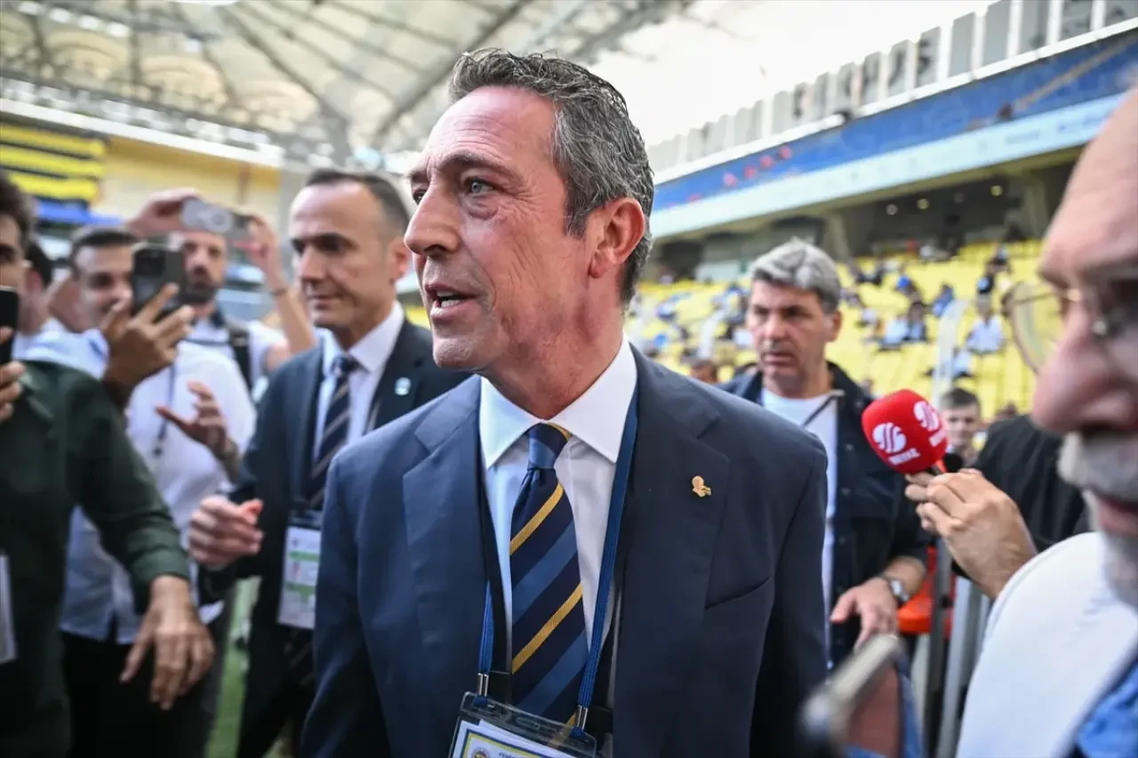 Ali Koç Stadyumda Şok Anlar Yaşadı: Yüzündeki Tepki Dikkat Çekti!