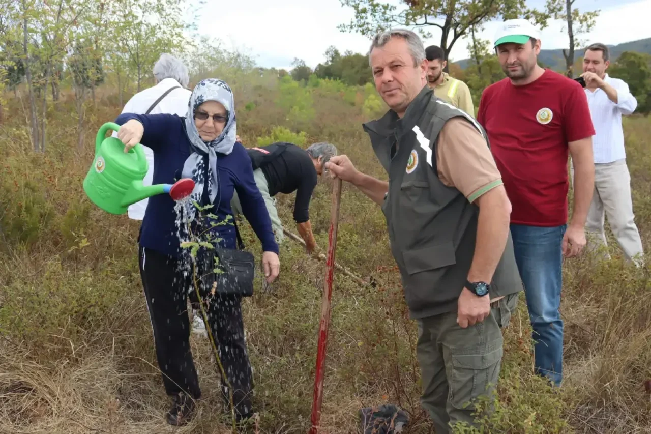 Alzheimer Evi sakinleri doğaya fidan dikerek anılarını yaşattı ve çevre bilincini artırdı