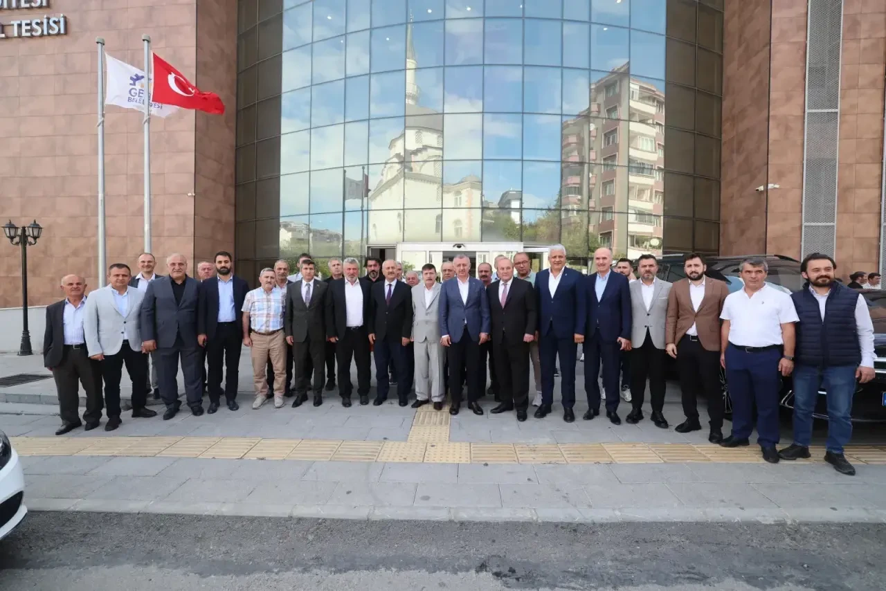 Başkan Büyükakın, Gebze'deki Şoförlerle Bir Araya Gelerek Sorunları Dinledi