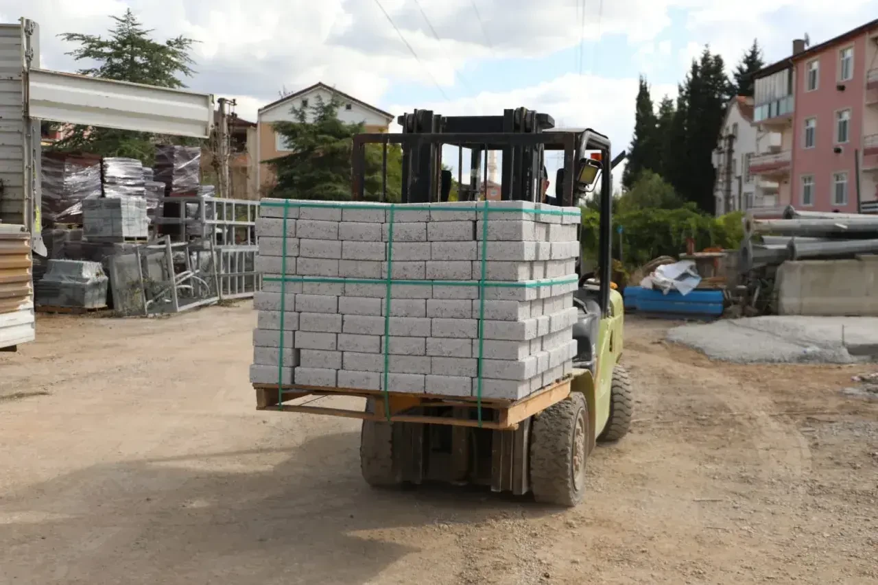 Başkan Hürriyet, Fen İşleri Müdürlüğü'nü ziyaret etti