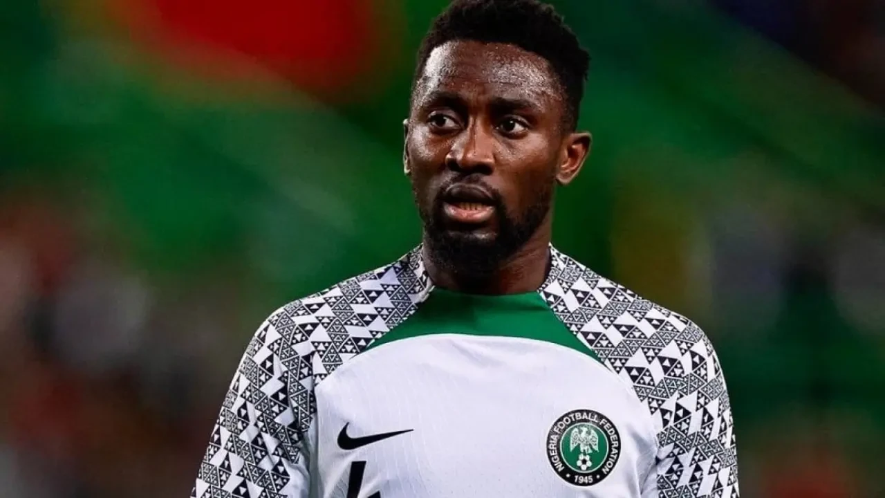Beşiktaş’ın yeni yıldızı Ndidi sedyeyle sahadan çıktı