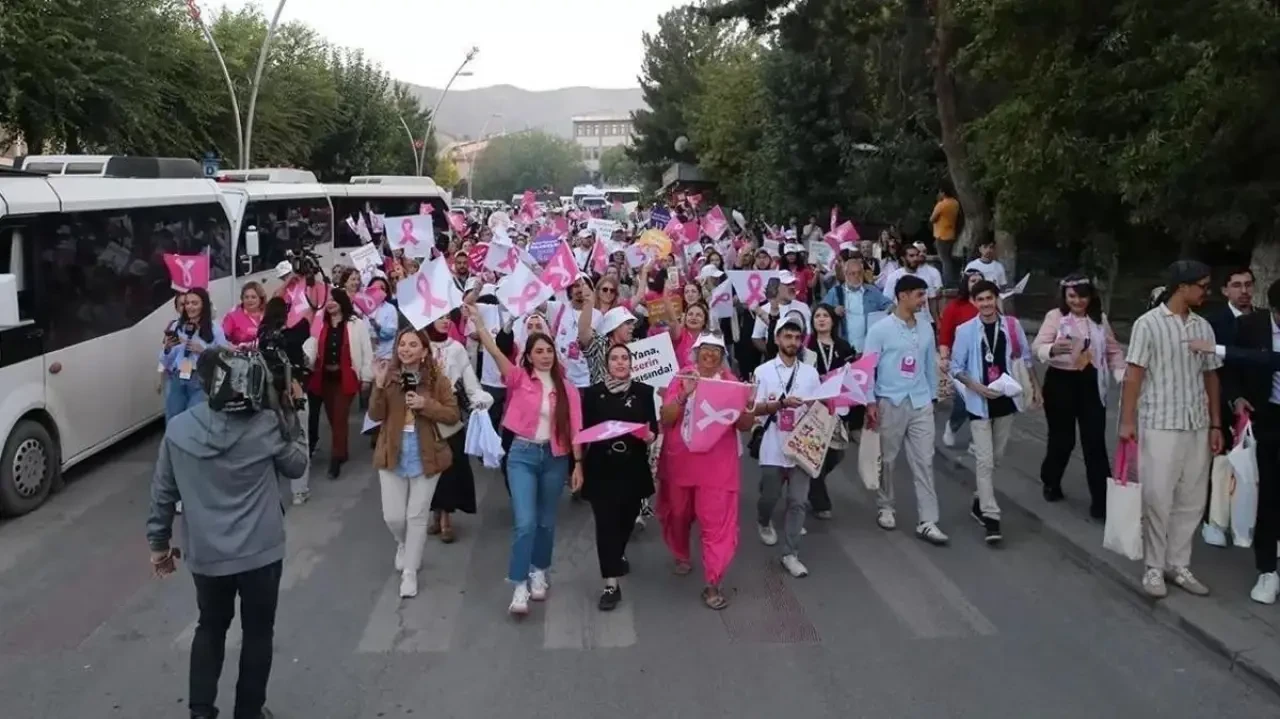 Bilim Camiası Muş'ta Toplandı: 12. Uluslararası Onkoloji Günleri Etkinliği Başladı!
