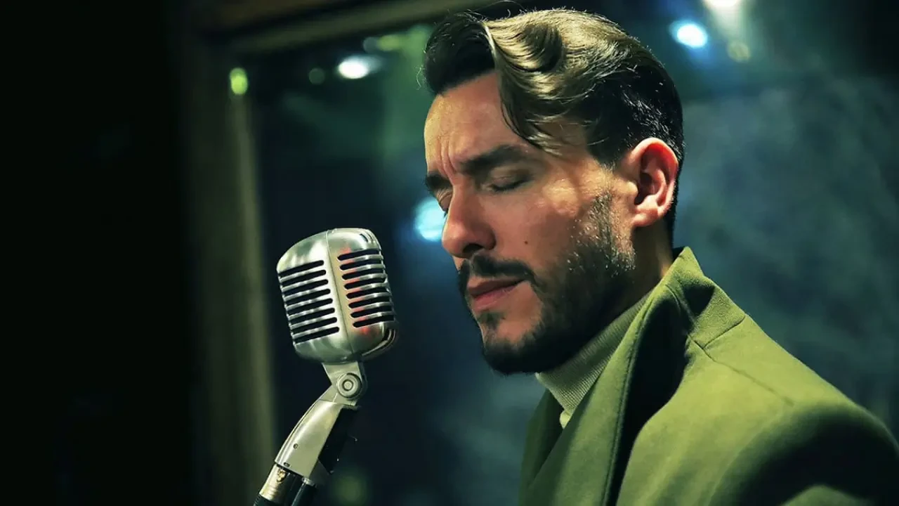 Cem Adrian: İnsanlığın Sesi Yükseliyor, Gözlerimizin Önünde Felaketler Yaşanıyor