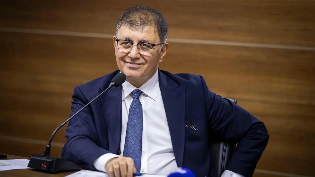 Cemil Tugay’dan ‘Filenin Sultanları’ ve ‘12 Dev Adam’a tebrik