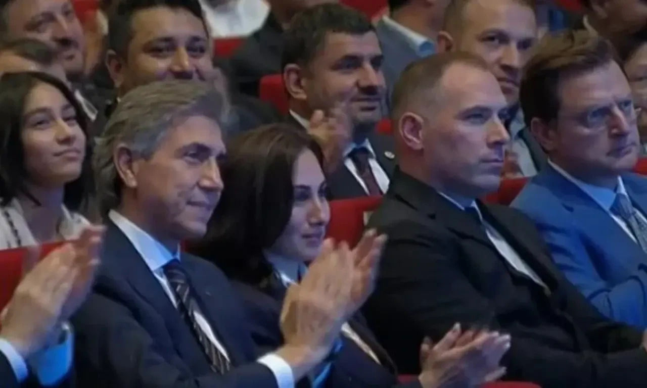 Cumhurbaşkanı Erdoğan duyurdu: İşte AK Parti'ye katılan son isim