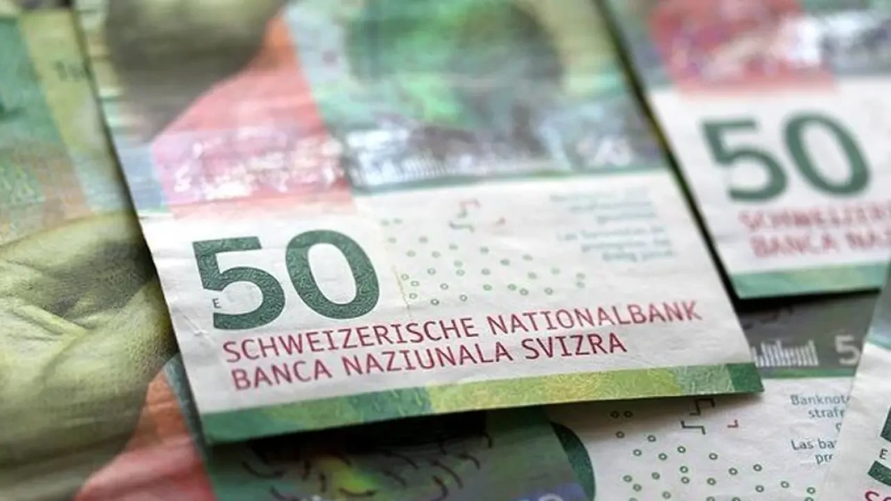 Yatırımcılar Geleneksel Güvenli Limanı Sorguluyor: İsviçre Frangı Öne Çıkıyor