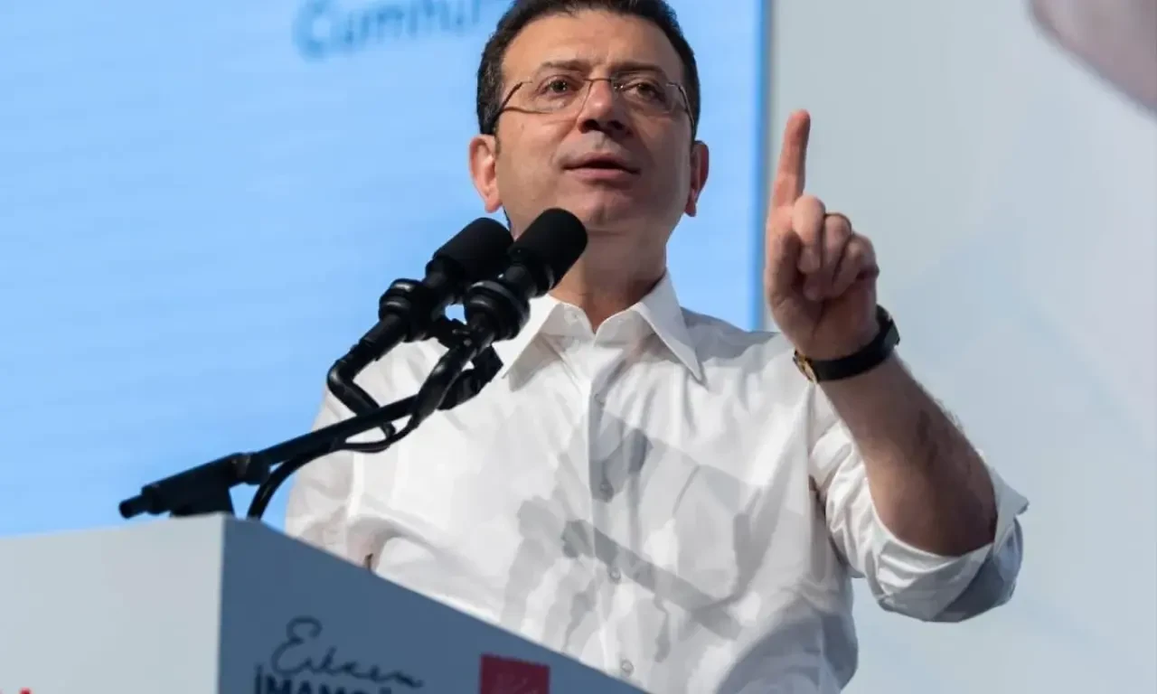 Ekrem İmamoğlu yine şaşırtmadı! Batı medyasına sığınıp yalvardı: Yolsuzluğunu anlatan tanıklardan yakındı!
