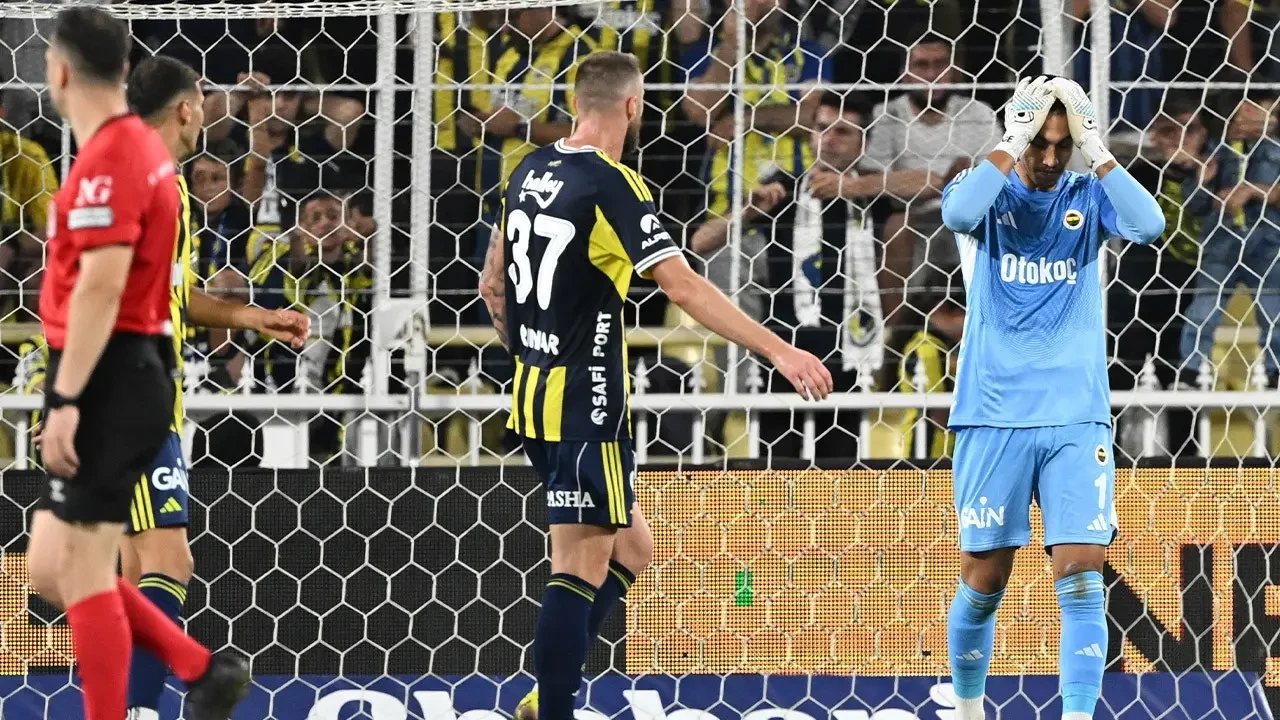 İrfan Can Eğribayat'a sosyal medyada yoğun tepki: Talihsiz gol Fenerbahçe'ye puan kaybettirdi!