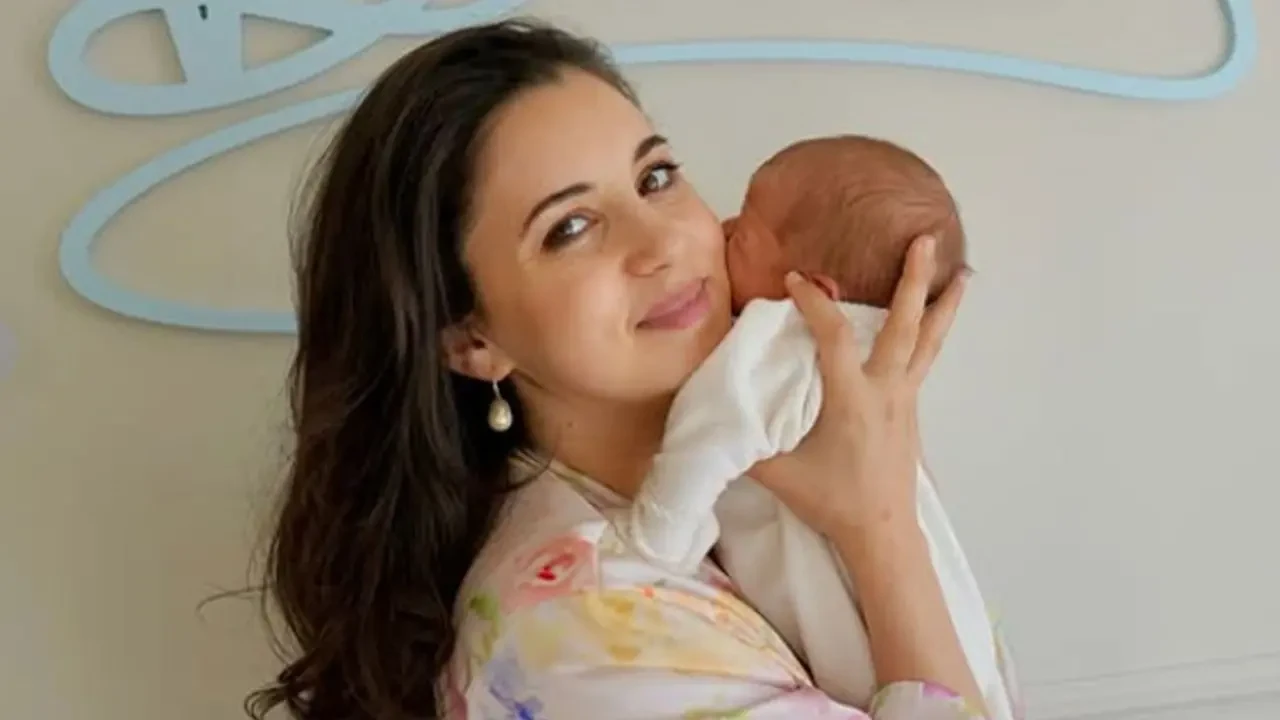 Karsu'nun Annelik Hakkında Düşündüren Açıklamaları!