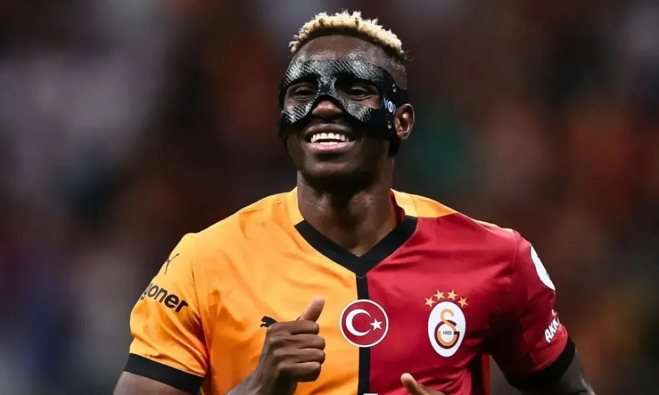 Osimhen'in Liverpool Maçı Öncesi Durumu Açıklandı! Oynayıp Oynamayacağı Merakla Bekleniyor