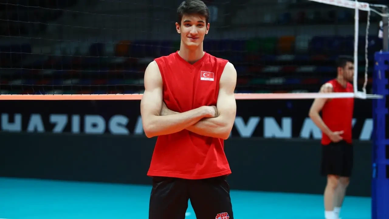 Efe Mandıracı Türk Voleybolunun Parlayan Yıldızı!
