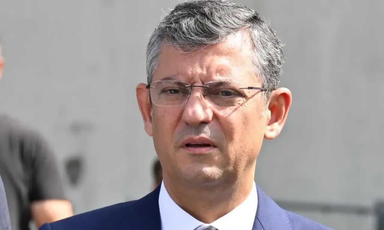 Özgür Özel'e Acil Soda Gerekiyor: Erdoğan'ın Beyaz Saray Başarısını Kabullenemedi!