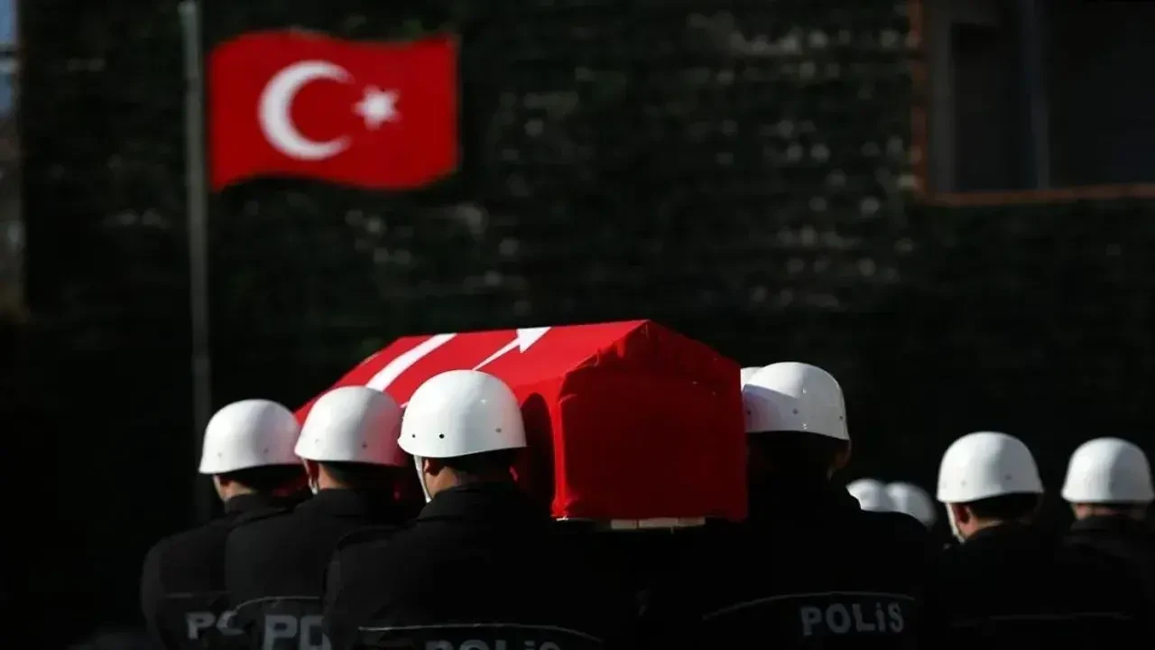 Kahraman Piyade Uzman Çavuş Hüseyin Günay, görevde kalp krizi geçirdi, şehit oldu.