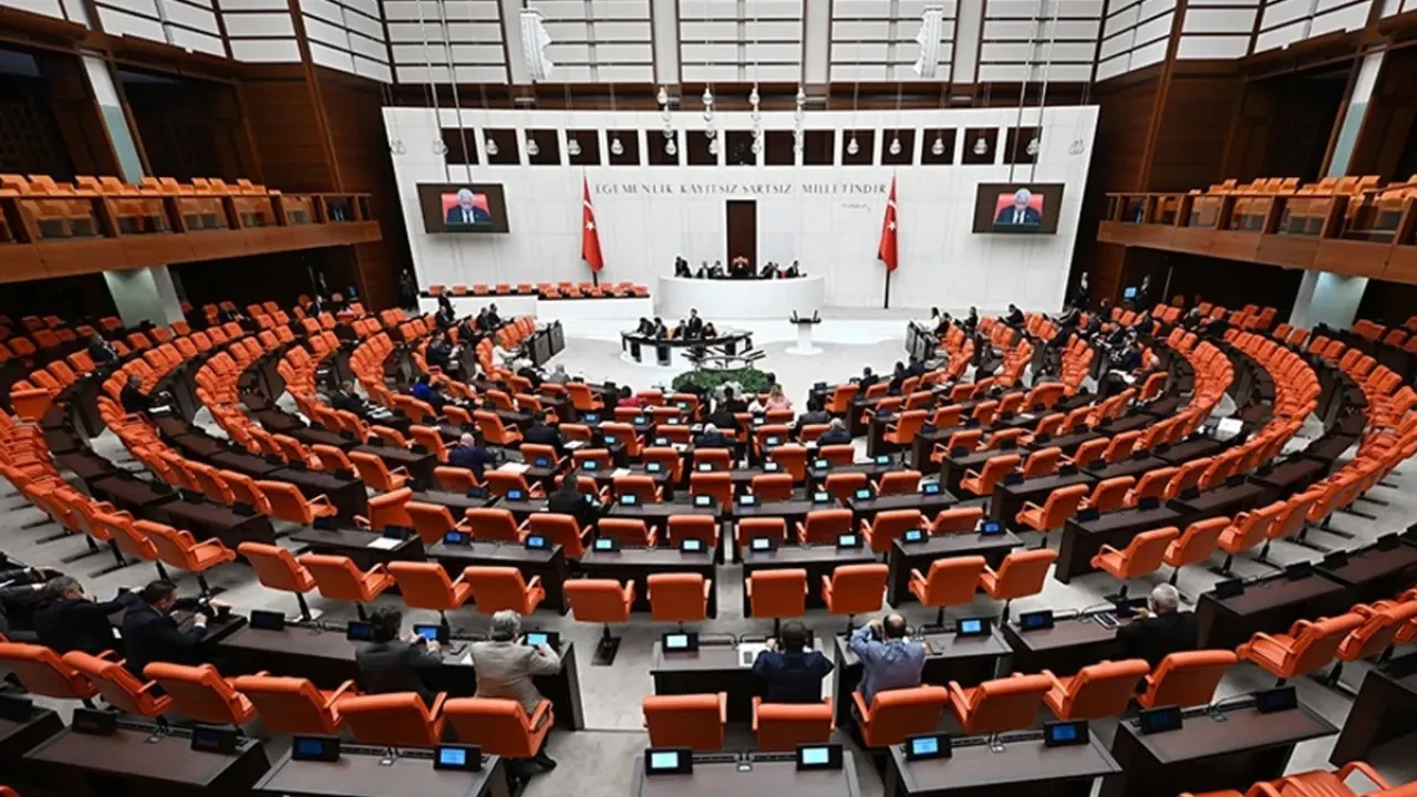 Meclis’te Yeni Haftada Değişim Beklentisi: Emekli Aylıkları ve Yargı Reformu Gündemde!