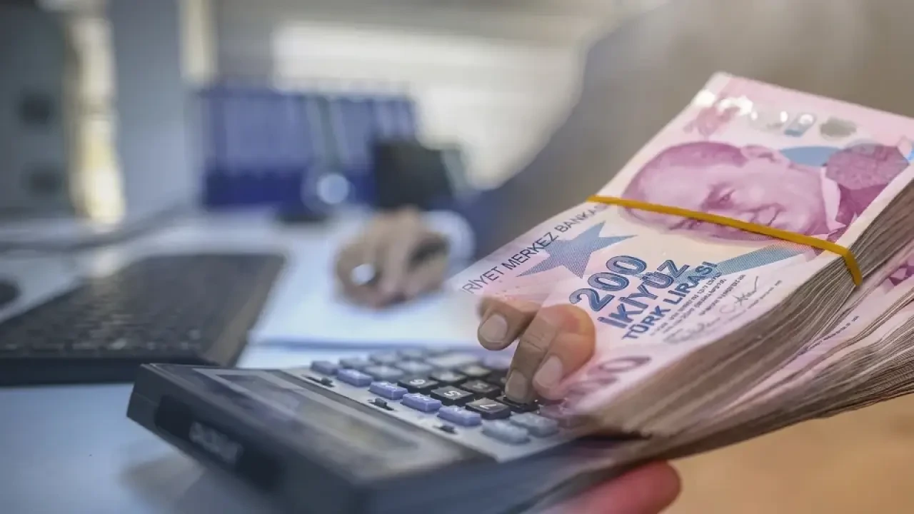 Memur maaşlarına yüzde kaç zam geldi? İşte unvan unvan yeni maaş tablosu: Öğretmen, polis, hemşire, doktor maaşı kaç TL oldu? Yeni maaş listesi
