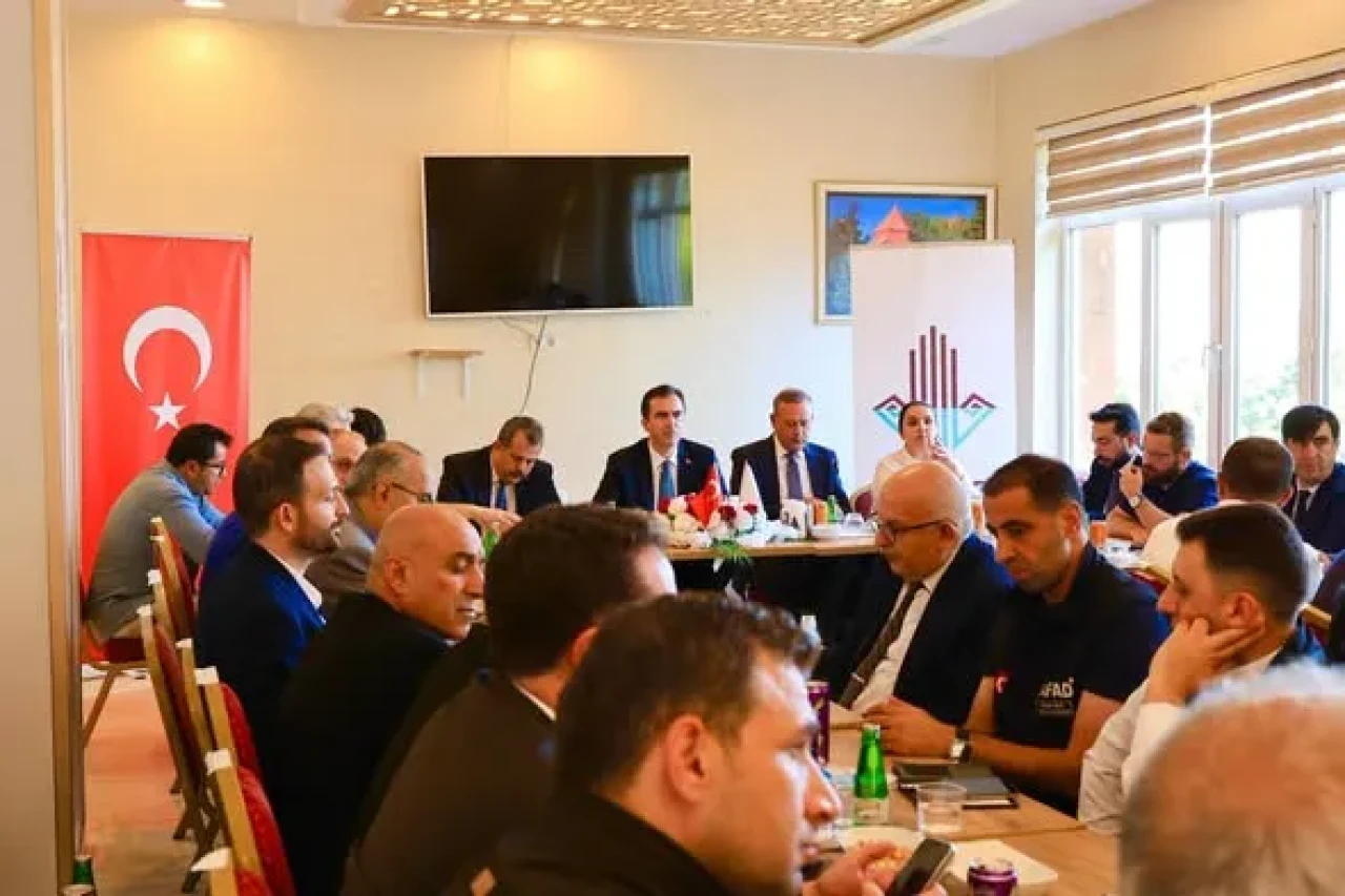 Bitlis'te Ahlat Şenlikleri İçin Koordinasyon Toplantısı Yapıldı
