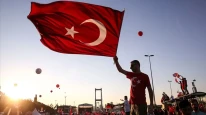 Asırlık Gece dizisi, geçmişle günümüz arasında köprü kuran etkileyici bir hikaye sunuyor