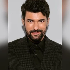 Engin Akyürek kimdir?