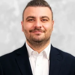 CHP Üsküdar İlçe Başkanı Berk Tütüncü: Kimdir ve Ne Yapıyor?