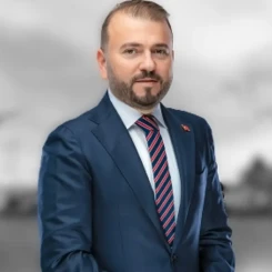 Mustafa Candaroğlu: Hayatı, Kariyeri ve Görüşleriyle Tanınan İsim