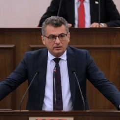 Tufan Erhürman: Siyasi Kariyeri ve Hayatıyla Tanınan İsim
