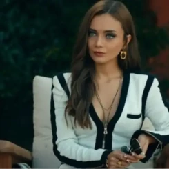 Damla Sönmez:  Çağdaş Türk Sinemasının Yıldızlarından Biri