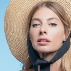 Tuba Ünsal: Oyunculuk Kariyeri, Yaşı ve Hayatı Hakkında Merak Edilenler