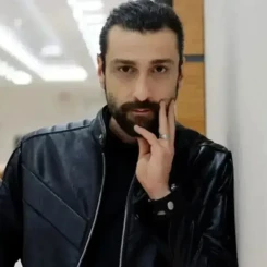 'Taşacak Bu Deniz' Müziğiyle Tanınan Şerif Kimdir? Aytek Şayan'ın Başarılarla Dolu Kariyeri!