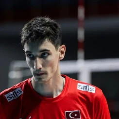 Efe Mandıracı Kimdir? Evlilik Durumu ve Özel Hayatıyla İlgili Detaylar