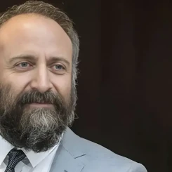 Ünlü Oyuncu Halit Ergenç'in Hayatı ve Kariyeri: Kimdir?