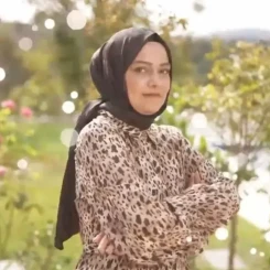 Kadriye Kara: Temizlik Görevlisi ve İki Çocuk Annesinin Başarı Hikayesi