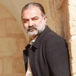 Uzak Şehir'in Muzaffer'i Sinan Demirer Kimdir? Dikkatler Üzerinde!