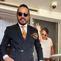 Özgür Gökçe Kimdir?