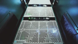 Tenstorrent Galaxy Blackhole, RISC-V ile Nvidia’ya Rakip Oluyor