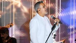 Emrah, Bodrum Performanslarına Yenilikçi Yaklaşımını Duyurdu!