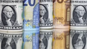 Dolar Değer Kazanıyor, Euro İse Düşüşte!
