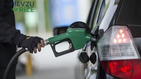 Sürücüler Umutla İndirim Beklerken İstenmeyen Zam Şoku: Petrol Fiyatları Düşerken Akaryakıtta Artış!