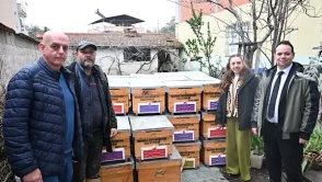 Manisa'daki Sel Felaketi Sonrası Arıcılara Kovan Yardımı Yapıldı