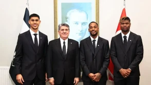 Beşiktaş'tan yeni transferlere toplu imza töreni